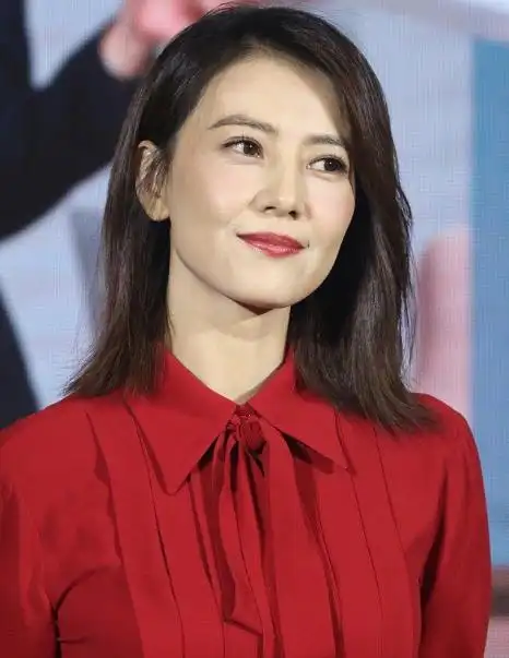 42岁高圆圆生图状态绝了,美得令人挪不开眼,王耀庆直言为她才接戏