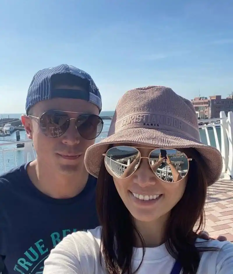 林心如经纪人回应# 林心如删掉与丈夫霍建华亲密照引发议论,当事人