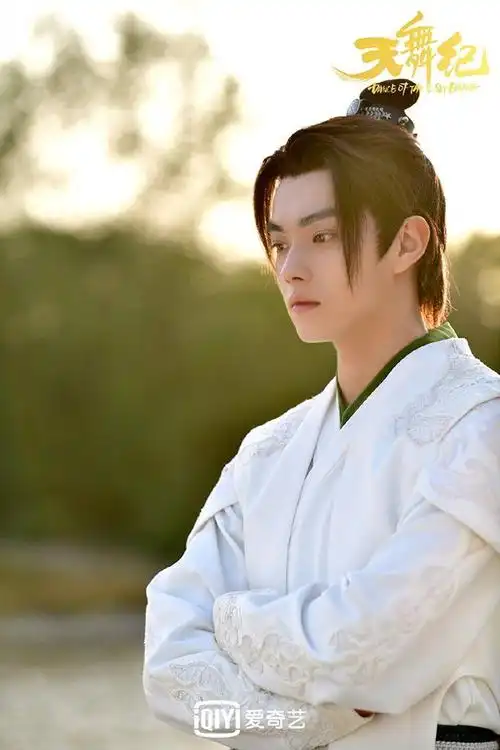 许凯9个古装造型!《千古玦尘》变胖,《骊歌行》造型被嫌丑!