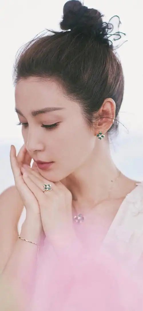 知性美女李冰冰