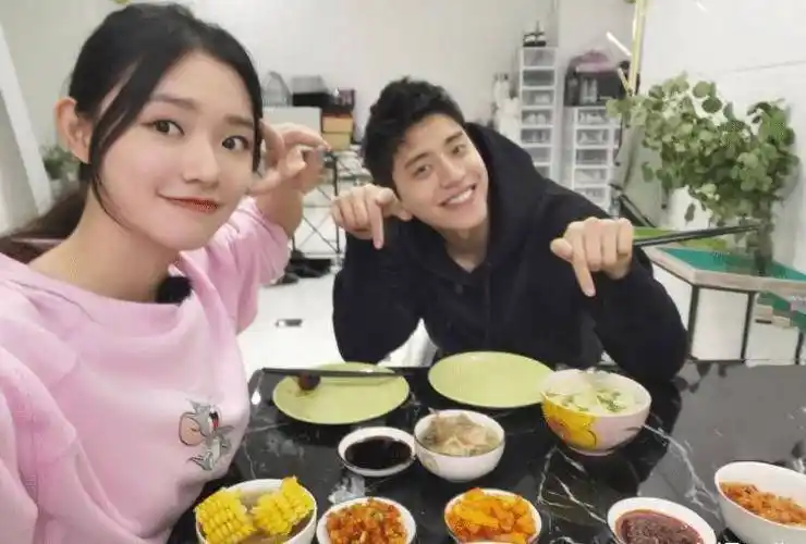 原创林允亲自下厨投喂王大陆见到她晒出的照片粉丝集体坐不住