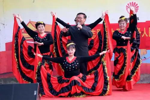 结束舞《盛世中国》演唱者:周荣江,张学琴,伴舞:姜建英等