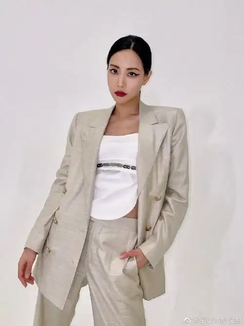 st. john织心衣橱#@王霏霏fei穿着st.