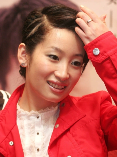 13年前的秦海璐你见过吗?网友:没多大变化,不过还真是青涩啊!