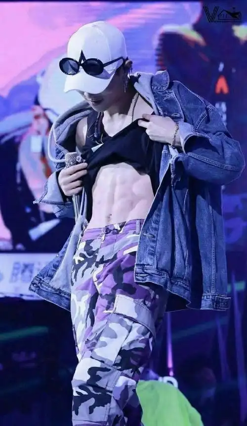 相比唱消愁的毛不易明日之子里唱rap的马伯骞同样惊艳