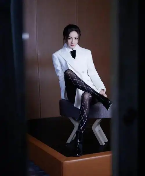 为什么有人说杨幂的腿是p的