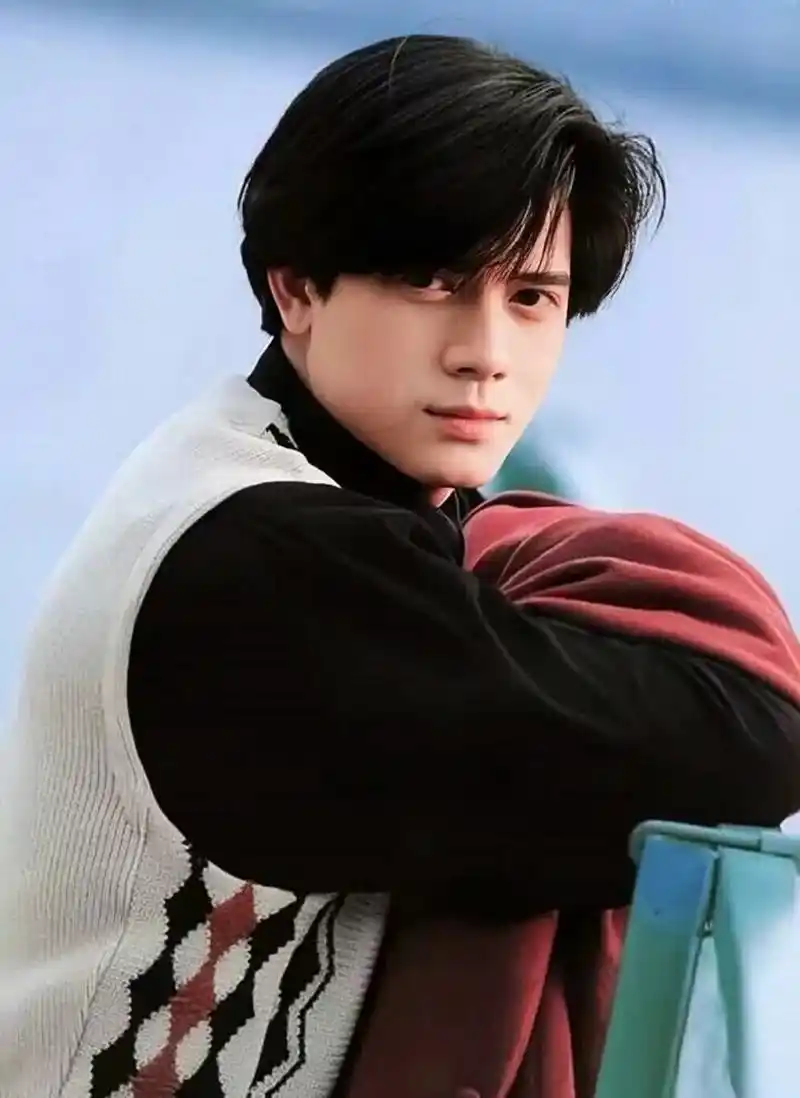 郭富城 小时候以及成年时候的照片 25岁以后真的是颜值巅峰 精致的