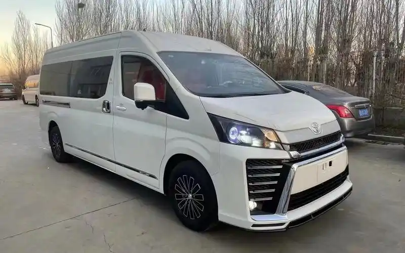 丰田海狮9座蓝牌大型商务车,团队出行,家庭旅游好帮手