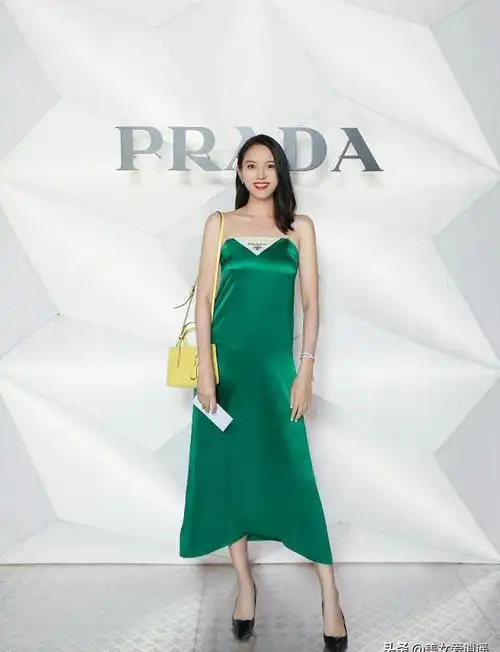 张梓琳长裙高跟美不胜收写真集分享