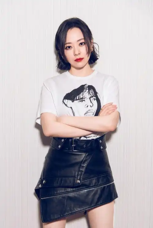 626张靓颖官方照