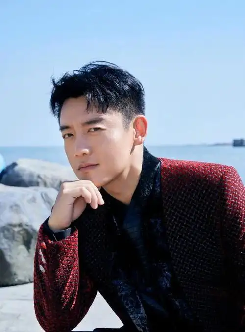 郑恺说自己是小区罗纳尔多,37岁的他家庭幸福 顺风顺水 人生圆满