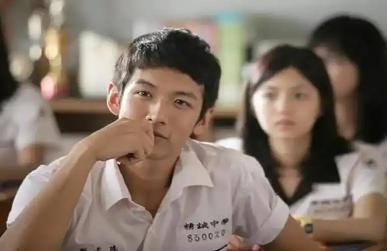 柯震东时隔六年再次复出粉丝为他不断洗白可曾想到那些丧命的缉毒英雄