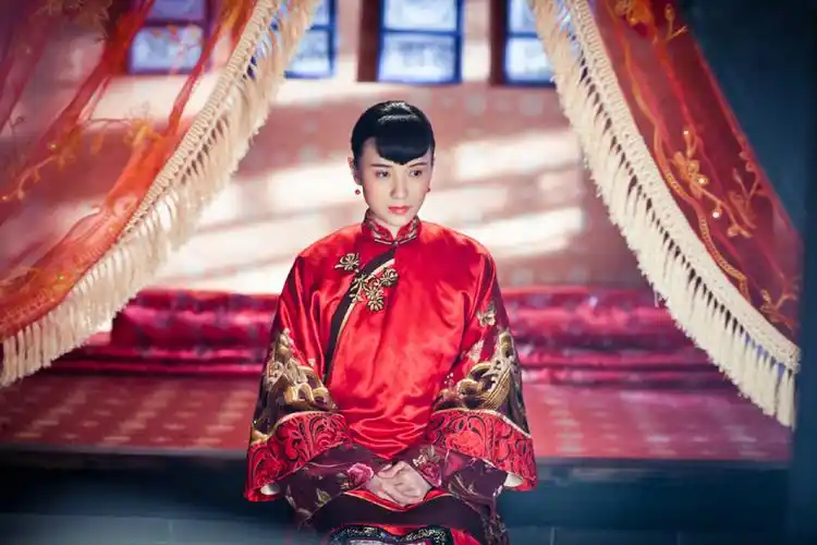 少帅小宋佳旗袍剧照演绎别样风情