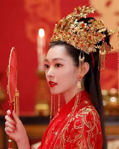 宋轶被称为"旗袍女神",没想到古装扮相也让人惊艳,私服也时髦