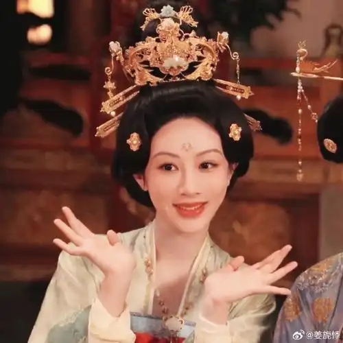 与唐妆造型适配度拉满#杨紫何惟芳#  自从看到央视国宝的文成公主,盼