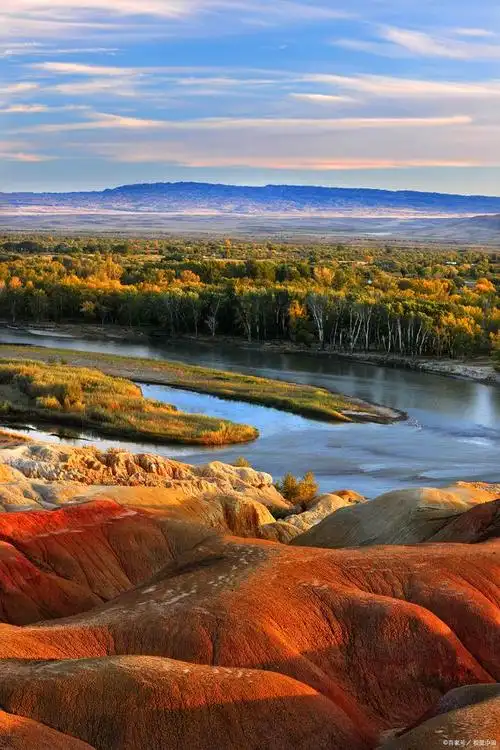 探秘新疆:绝美风光与独特文化的完美融合