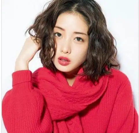 大脸女生修脸减龄发型,你喜欢哪一款?