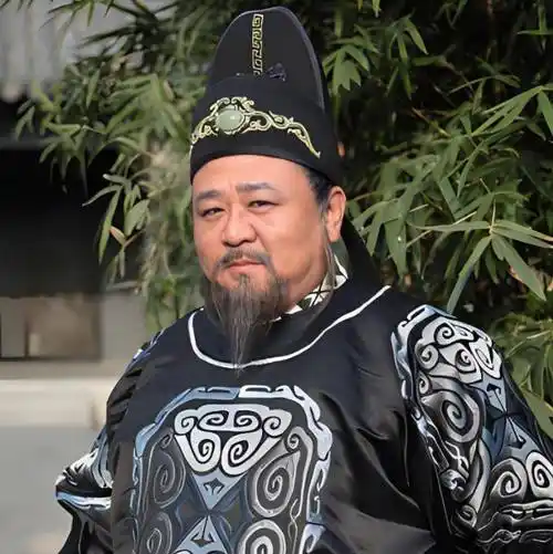 演技压倒颜值,打破审美观念,梁冠华告诉我们的是什么?_体型_角色_成功