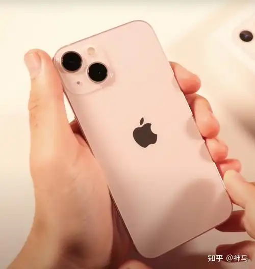 粉白粉白的的感觉▎背面▎实物拍摄iphone13粉色图片▎iphone13 全