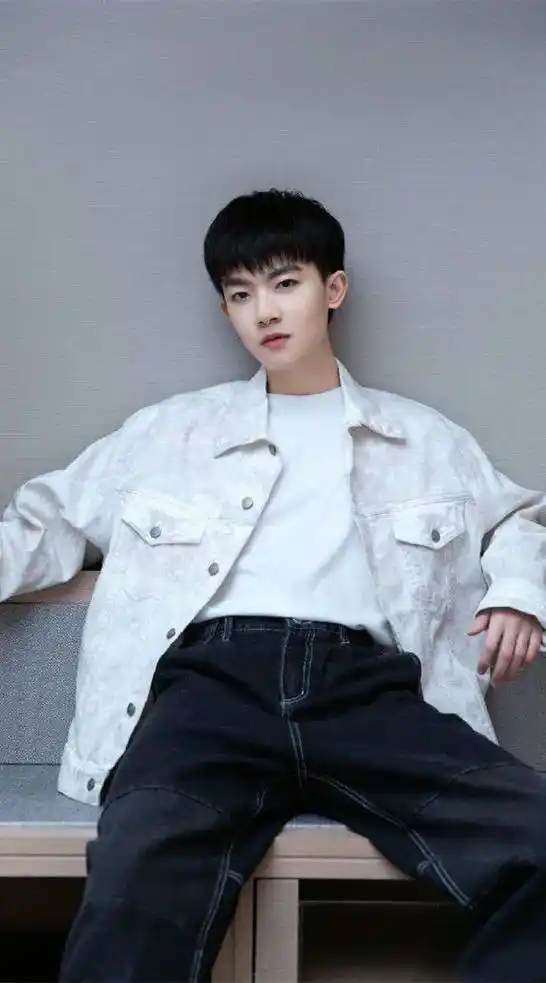 手机壁纸李明德