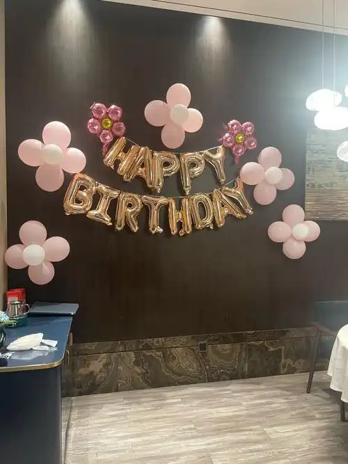 女孩子生日布置包间
