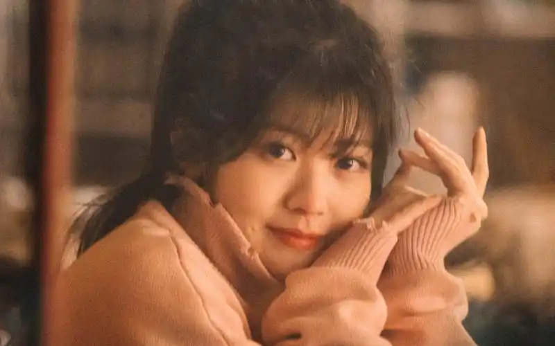 赖美云甜美温暖高清桌面壁纸