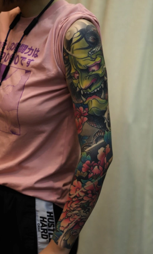 女生彩色般若花臂纹身欣赏 般若花臂设计(4)