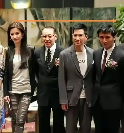 谢霆锋和身高170的刘亦菲合影,竟比她还矮?