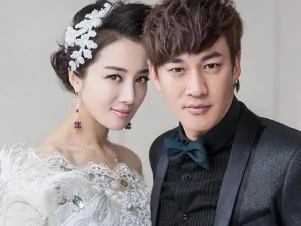 李依晓结婚了吗 曾被传跟何润东关系亲密