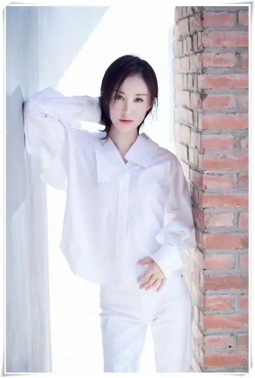 舒畅鞋子真没几人敢挑战竟和肩膀差不多长穿着走路不累脚吗