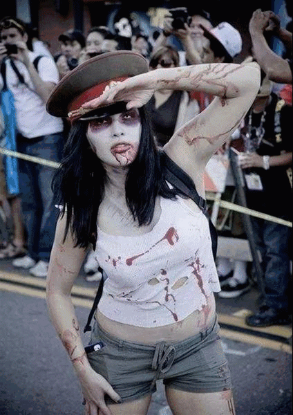 七彩云南欢乐世界上演釜山行丧尸遍地太吓人