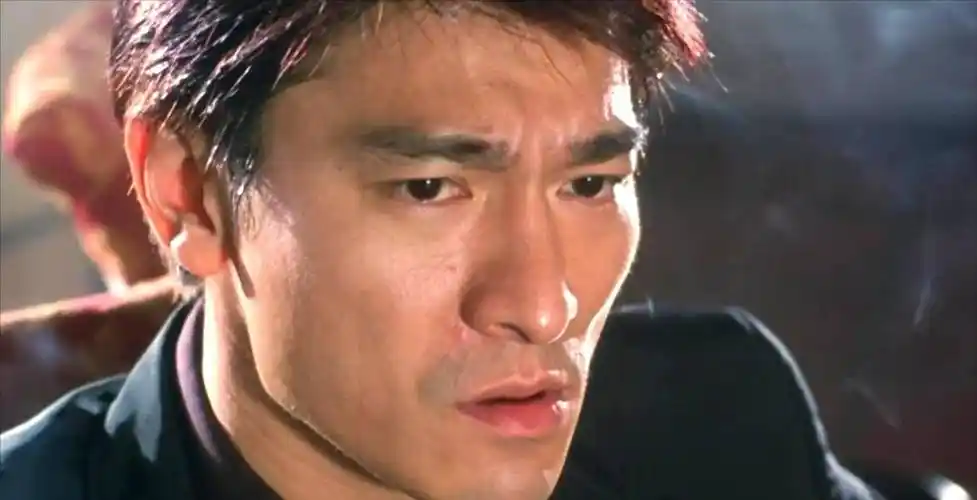 刘德华纹身,佩戴大金链子,年轻时候的这部电影让人大呼过瘾