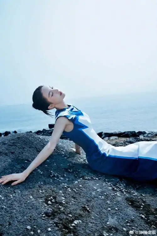 这居然是金晨的身材曲线##金晨小蛮腰