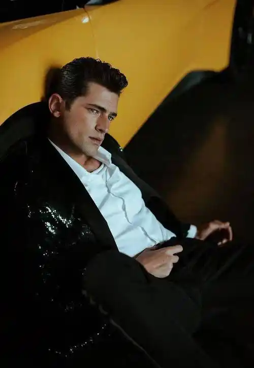 世界当红顶级男模—肖恩·奥普瑞,时尚界的宠儿,性感迷人身材好_美国