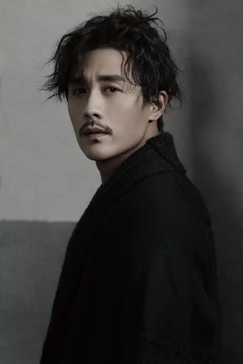 杜淳全新写真据悉,杜淳最新参加的综艺《我就是演员》即将在浙江卫视