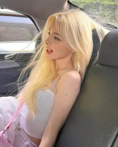 【纬度花边】|乌兹别克斯坦嫩模elina_公众_灵气_elina