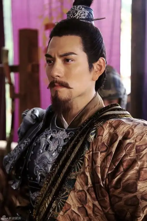 《新三国演义》刘备的扮演者是于和伟老版《三国演义》刘备 孙彦军饰