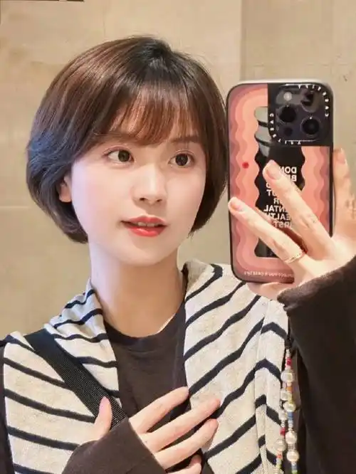 知性时尚真耐看——露耳波波头,短发新风尚_发型_女性_魅力