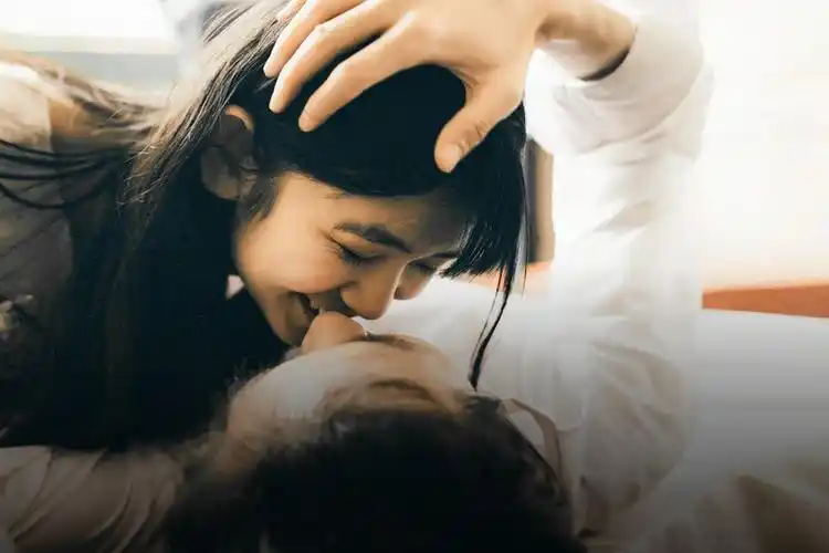 复旦教授开恋爱课爆火:两个人相爱,生命就活了