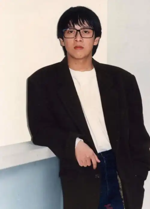 张雨生31岁离世女友10年后另嫁他人母亲守墓园度余生