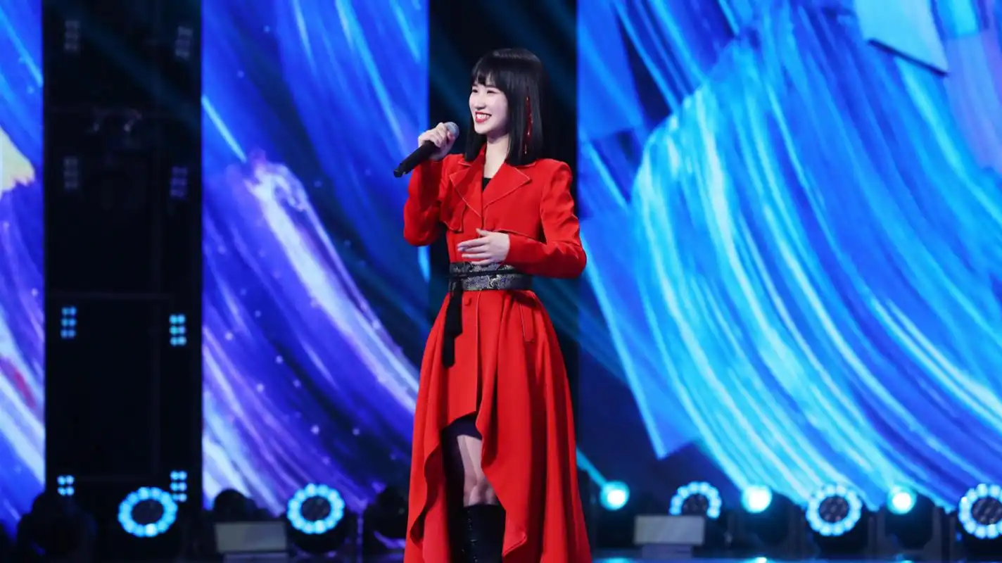 sing女团钟颖亮相《上线吧!华彩少年》 演绎传统民歌《高山青》