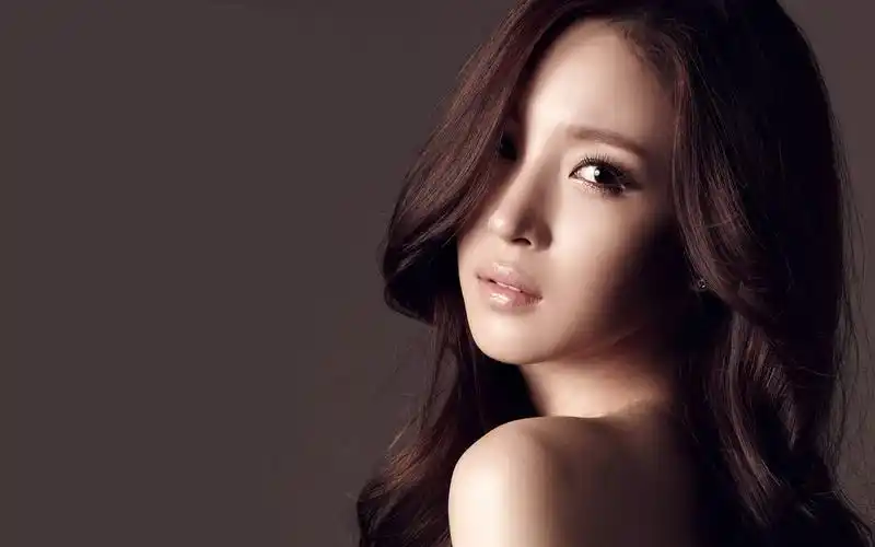 桌面壁纸 明星图片 > 正文  本文 tahiti气质美女组合宽屏主题由小英