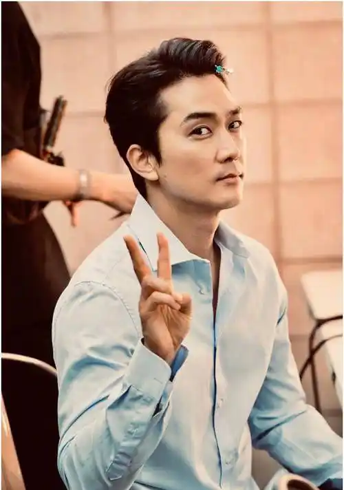 宋承宪深夜点赞前女友刘亦菲美照,男方紧急回应成焦点_网友_宣传_动态