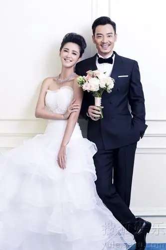 张歆艺李光洁婚纱照现最萌身高差