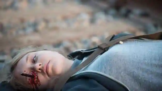 强行催泪死的最惨 行尸走肉这些人简直冤死