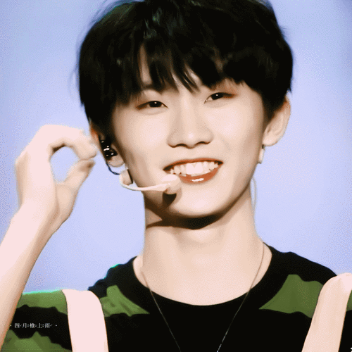 分享一组马嘉祺治愈系笑容动图转走这个小马给你一天好心情