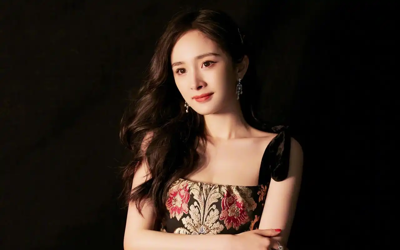 杨幂优雅复古写真桌面壁纸