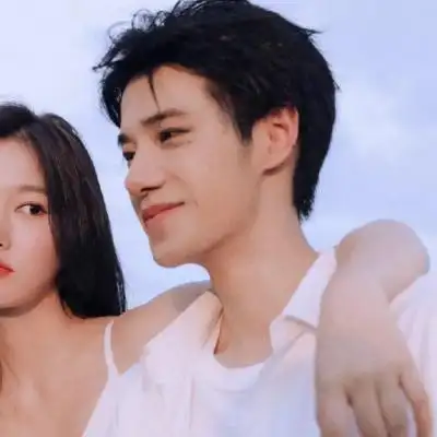 是表现两人亲密程度的一种展现方式,把这种方式在情侣头像中应用起来