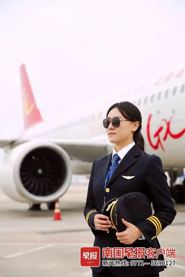 翱翔万米高空,女飞行员的逐梦旅程
