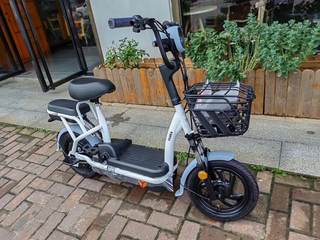 1299元雅迪电动车 48v12a电动车